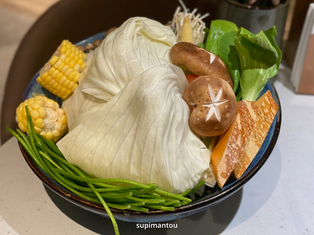 COCA泰式海鮮火鍋 菜盤